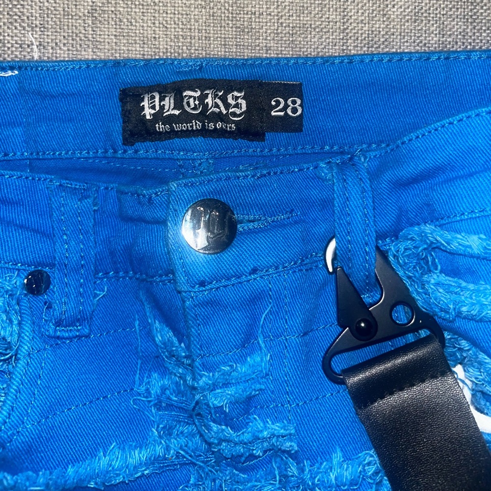 POLITICS JEANS( BLUE THRASHED)